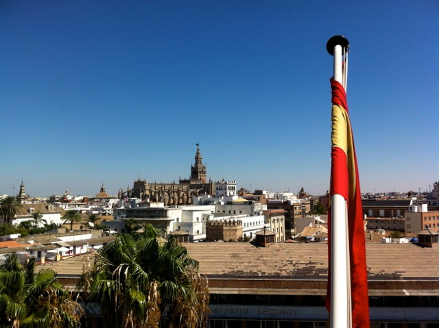 Blick auf Kathedrale in Sevilla