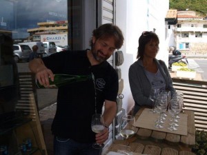 Baskischen Wein zu den Sardellen